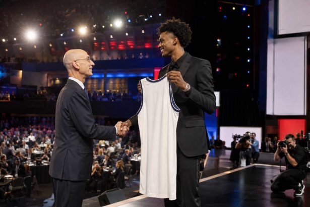 Как работает драфт NBA: лотерея, очередность клубов, обмены пиками и выбор новичков. Разбираем правила, раунды и новую систему драфта с 2027 года подробно.