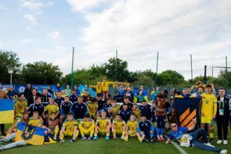 Украина U-19 обыграла Италию 1:0 и вышла в полуфинал Евро-2026 с первого места. Результаты группы B и гол Оличенко — читайте детали.