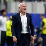 Дидье Дешам раскритиковал арбитра полуфинала ЧМ-2026 после поражения Франции от Испании 0:2. Узнайте, что тренер сказал о пенальти и игре команды.