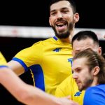 Украина сыграет с Польшей в четвертьфинале Лиги наций по волейболу. Узнайте итоговую таблицу, все пары плей-офф и даты решающих матчей турнира.