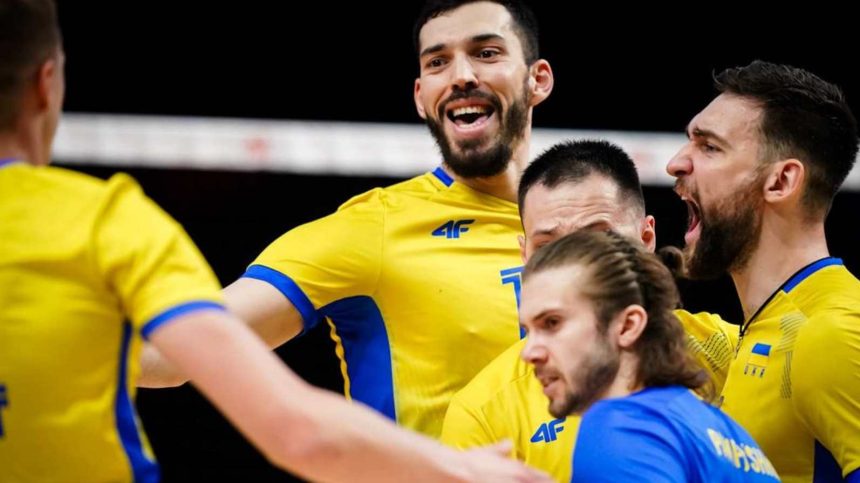Украина сыграет с Польшей в четвертьфинале Лиги наций по волейболу. Узнайте итоговую таблицу, все пары плей-офф и даты решающих матчей турнира.
