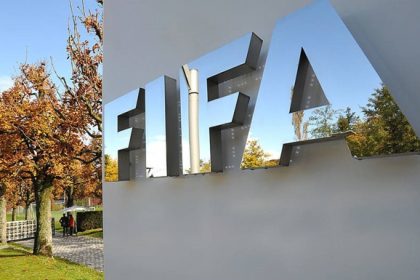 Федерация футбола Чили поддержала Джанни Инфантино после спора вокруг ЧМ-2030. Что заявил Пабло Милад и когда пройдут выборы главы ФИФА — читайте подробнее.