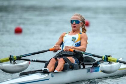 Анна Шеремет выиграла золото ЧМ-2026 по парагребле в одиночке PR1, а украинец Роман Полянский завоевал бронзовую медаль мирового первенства.