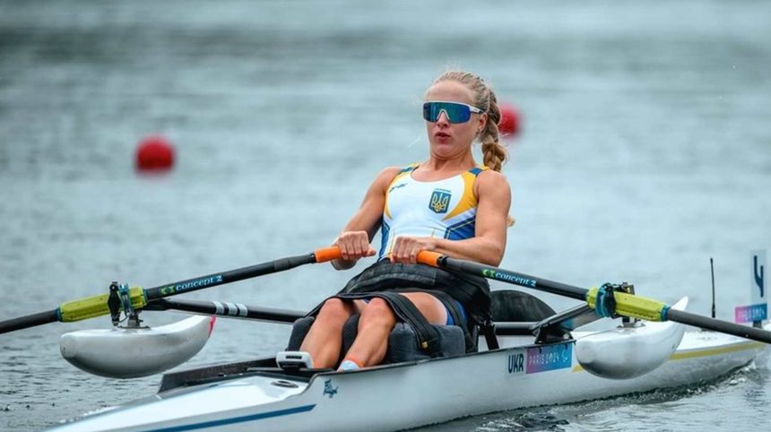 Анна Шеремет выиграла золото ЧМ-2026 по парагребле в одиночке PR1, а украинец Роман Полянский завоевал бронзовую медаль мирового первенства.