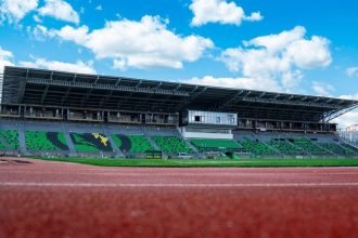 Стадион Полесья обновляют к сезону: что изменится