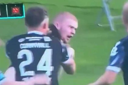 Фанат «Шемрок Роверс» выбежал на поле после гола «Дандолка» и попытался атаковать Дэрила Хоргана. Узнайте, чем закончился матч в Ирландии.