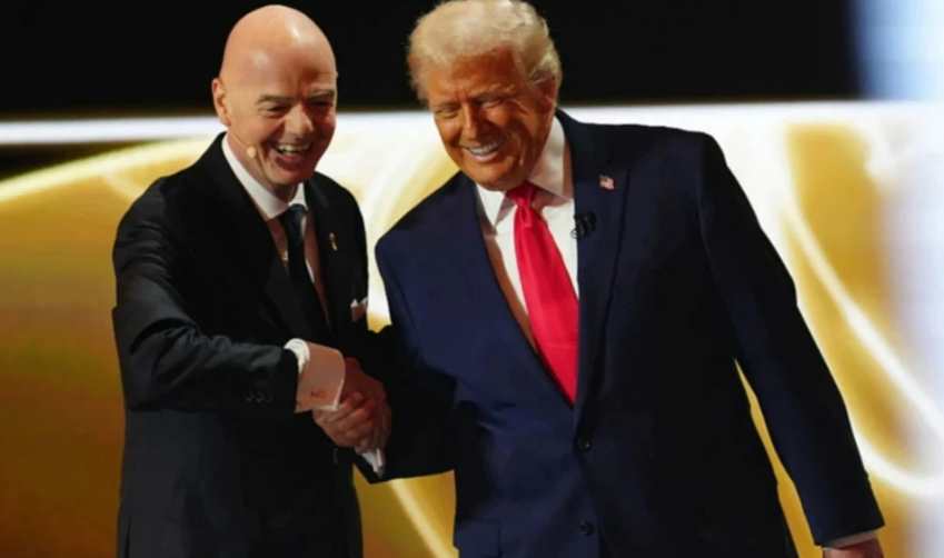 Трамп выступил против возможной отставки Джанни Инфантино и объяснил, почему считает главу ФИФА ключевым для успеха чемпионатов мира. Читайте детали.