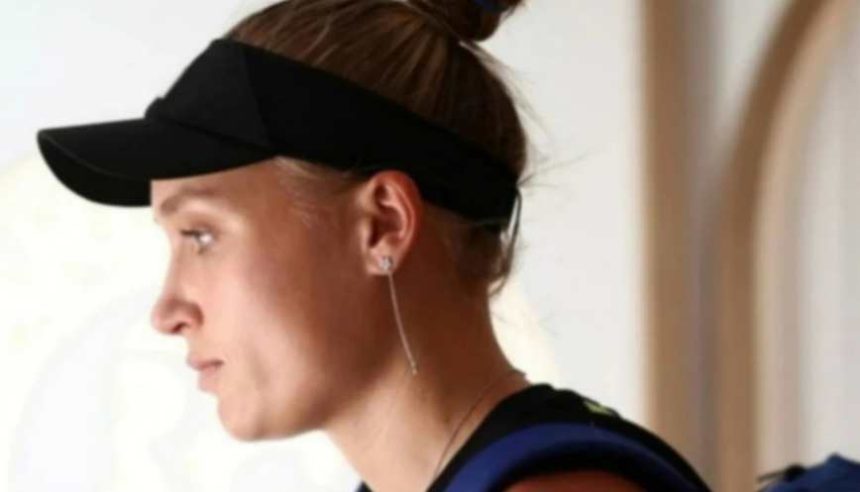 Юлия Стародубцева и Рената Сарасуа снялись с полуфинала парного турнира WTA 250 в Мемфисе. Узнайте причину отказа и кто вышел в финал без игры.