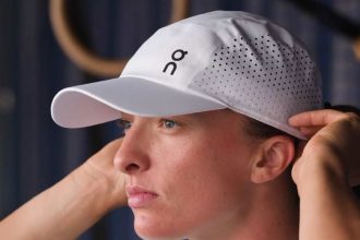 Ига Швёнтек разгромила Диану Шнайдер 6:2, 6:1 и вышла в полуфинал WTA 1000 в Торонто. Ее соперницей может стать Элина Свитолина. Читайте детали.