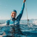 Екатерина Садурская выиграла золото ЧМ-2026 CMAS по фридайвингу в CWT с результатом 108 м. Узнайте, как прошли старты на Роатане и кто завоевал медали в Гондурасе.