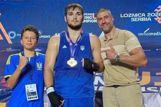 Александр Хоменко победил россиянина Ивана Байбакова в финале чемпионата Европы U-19 по боксу и завоевал для Украины золотую медаль в Сербии.