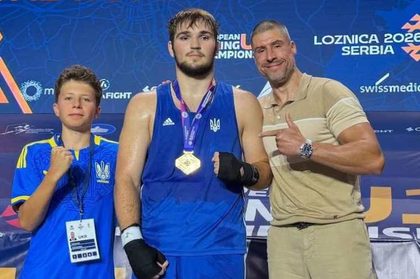 Александр Хоменко победил россиянина Ивана Байбакова в финале чемпионата Европы U-19 по боксу и завоевал для Украины золотую медаль в Сербии.