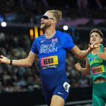 Джош Керр выиграл бег на 1500 м на Абсолютном ЧМ-2026 в Будапеште, а трех американцев в борьбе за бронзовую медаль разделили всего 0.03 секунды.