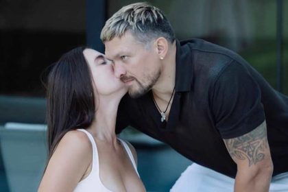 Александр Усик и его жена Екатерина отметили 17 лет вместе и показали романтическую черно-белую фотосессию в честь семейной годовщины.