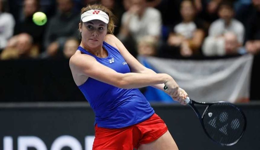 Сборная Чехии обыграла Испанию 2:0 и первой вышла в финал Кубка Билли Джин Кинг. Решающее очко принесла Линда Носкова.