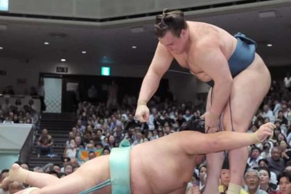 Аонисики продолжает борьбу на Aki Basho-2026. Какое место занимает украинский одзэки, сколько схваток ему осталось и кто станет соперником.