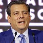 Владимир Зеленский наградил президента WBC Маурисио Сулеймана орденом «За заслуги» III степени за поддержку Украины и международное сотрудничество.