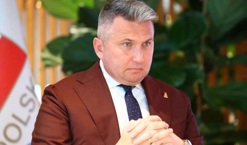 Польше может грозить отстранение от Олимпийских игр после ареста главы НОК Радослава Песевича. МОК обозначил три сценария выхода из кризиса.