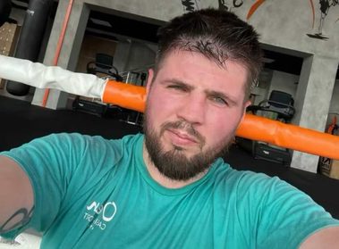 Чемпиона мира по боксу Евгения Хитрова мобилизовали в ВСУ. Жена спортсмена рассказала, при каких обстоятельствах его забрали на военную службу.