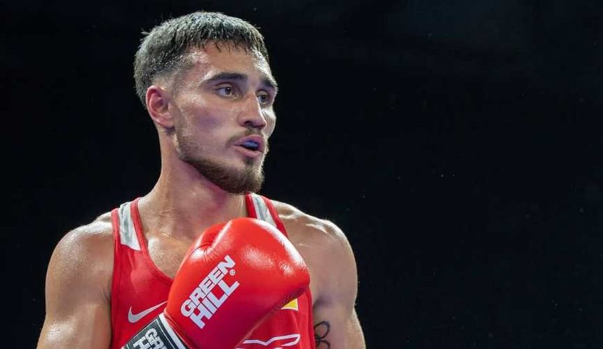 Айдер Абдураимов вышел в финал чемпионата Европы по боксу в Софии, а Павел Иллюша завоевал бронзовую медаль в весовой категории до 80 кг.