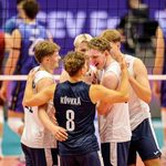Финляндия победила Италию 3:2 в четвертьфинале Евро-2026 по волейболу. Йоонас Йокела набрал 28 очков и помог команде выйти в полуфинал.