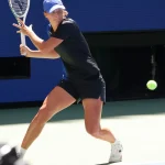 Ига Швёнтек на тренировке в августе 2023 года