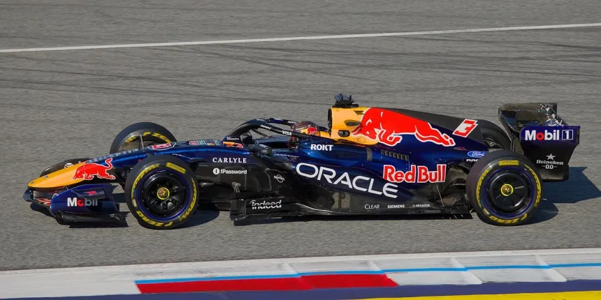 Макс Ферстаппен за рулем Red Bull на Гран-при Австрии 2026 года — архивное фото