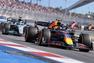 Джордж Расселл назвал Red Bull лучшим болидом Формулы-1 в 2026 году. Почему Mercedes уступает соперникам и какие обновления помогли Ферстаппену.