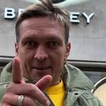 Александр Усик напомнил Фрэнку Уоррену об обещанном Bentley за победу над Дюбуа. Что сказал боксер и почему промоутер должен подарить ему авто.