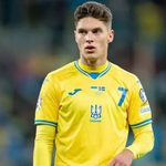 Георгий Судаков покинул сборную Украины из-за травмы и не сыграет против Венгрии 5 октября в Лиге наций. Хавбек возвращается в «Бенфику».