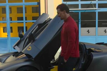 Златан Ибрагимович отметил 45-летие покупкой Ferrari F80. Цена эксклюзивного гиперкара начинается с 3,6 млн евро, а тираж ограничен 799 машинами.