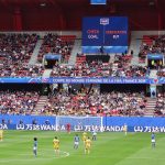 Проверка гола VAR на табло стадиона