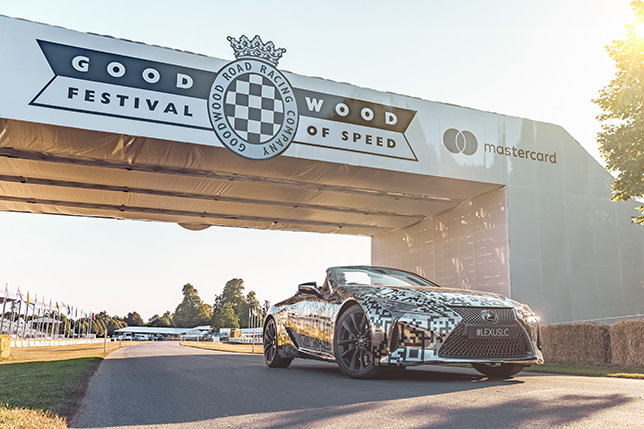 В Гудвуде показали прототип кабриолета Lexus LC