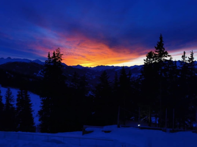 Жена Грожана получила травму в Альпах