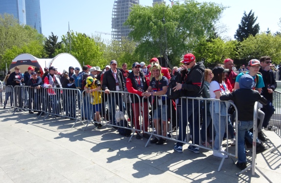 Болельщикам в Баку интересно