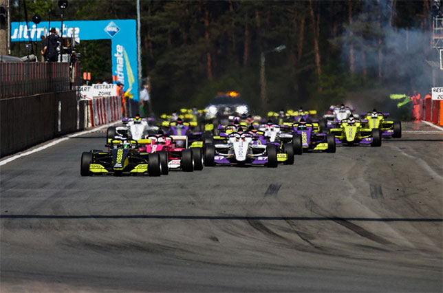 W Series: Очки к суперлицензии получат первые 8 гонщиц