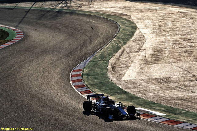 В Формуле 1 будут по-новому освещать зимние тесты