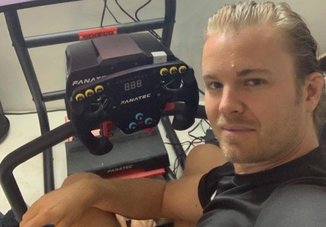 Нико Росберг выиграл виртуальную Дуэль Легенд