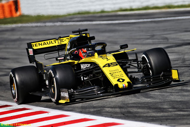 Renault помешали красные флаги Renault помешали красные флаги