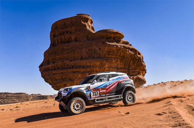 Дакар: Проблемы у Сотникова и сход Васильева