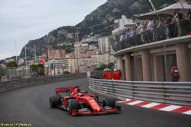 В Италии хвалят гонщиков Ferrari и критикуют Бинотто В Италии хвалят гонщиков Ferrari и критикуют Бинотто