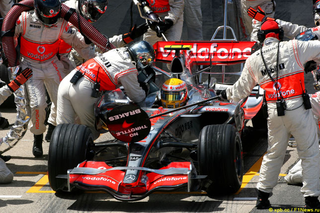 В Формулу 1 могут вернуться дозаправки