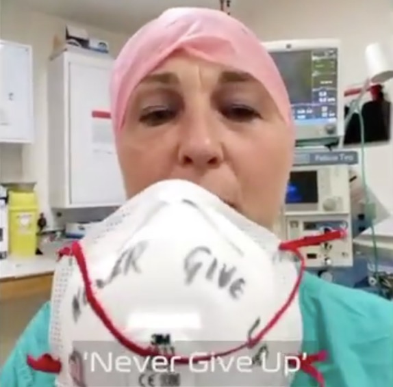 Хэмилтон восхищается мужеством британских медиков