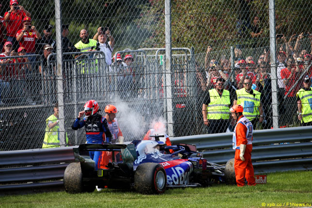 Даниил Квят сошёл из-за утечки масла