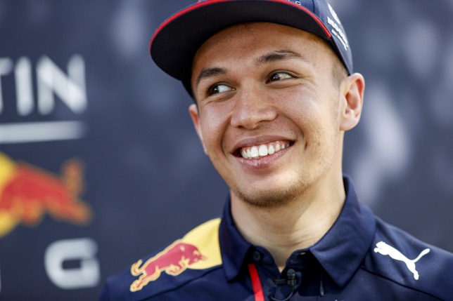 Элбону помешал медленный интернет