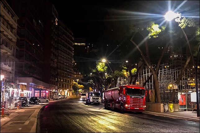 В Монако обновляют покрытие трассы