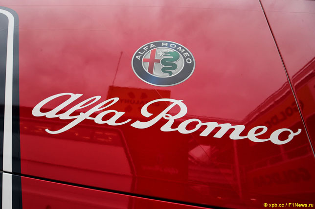 Видео: В Alfa Romeo завели двигатель на новой машине