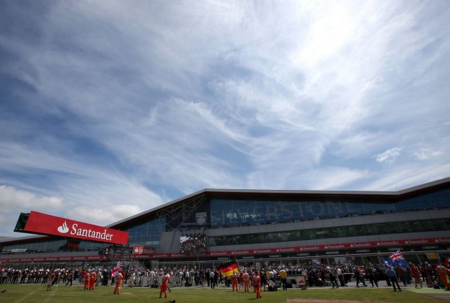 Формула 1 и Сильверстоун смогли договориться о двух гонках