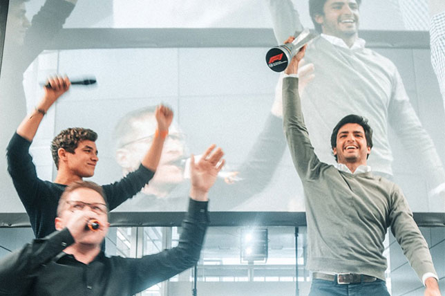 В McLaren отпраздновали подиум Карлоса Сайнса