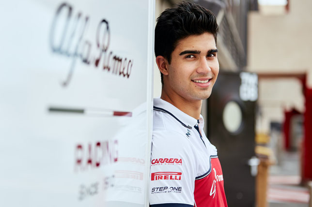 Корреа и Сайнс выступят в виртуальной гонке